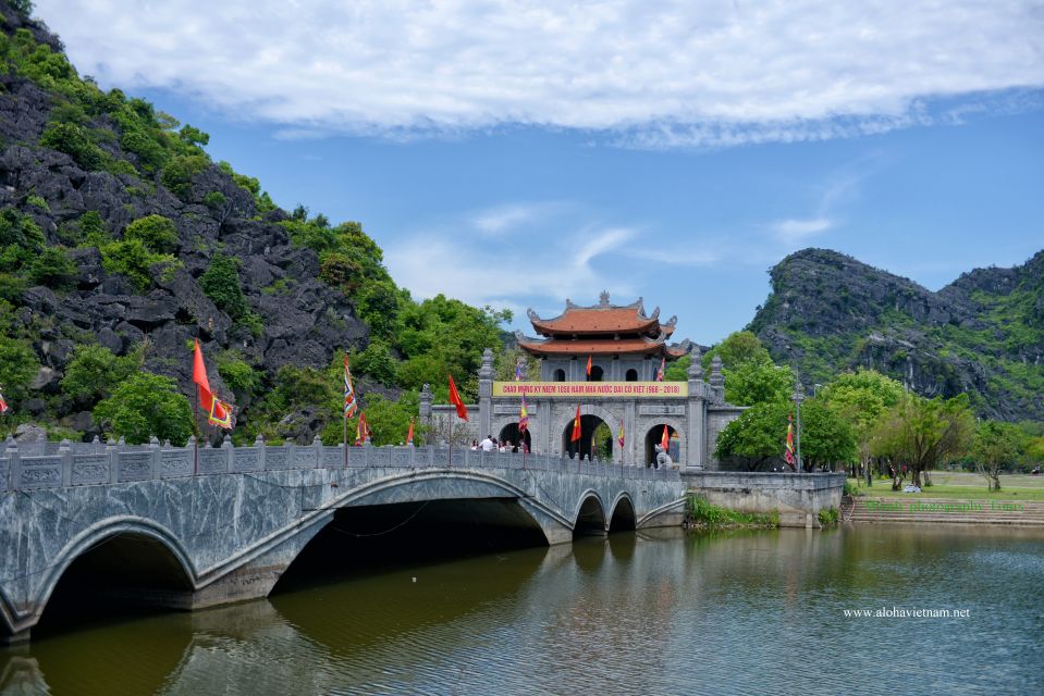 Ninh Binh: Hoa Lu, Mua Cave, and Trang An Tour and Boat Ride - What We Learned from Reviews