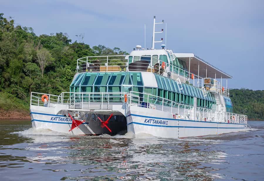 From Foz do Iguaçu: Sunset Catamaran Tour with Meal - Why This Tour Offers Great Value