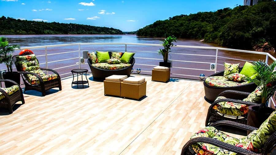 From Foz do Iguaçu: Sunset Catamaran Tour with Meal - Who Will Love This Experience