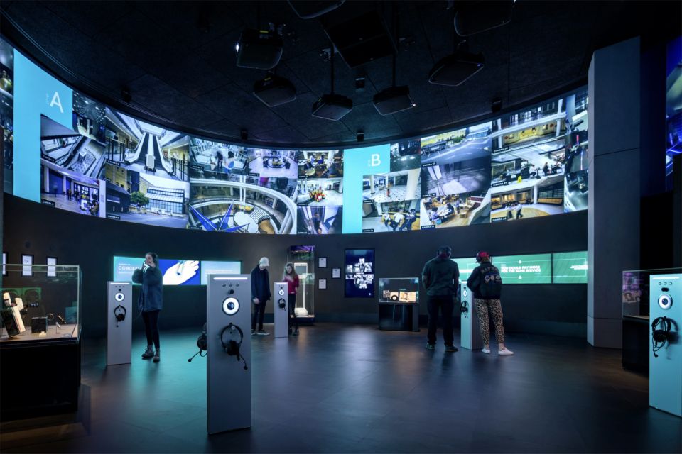 New York: SPYSCAPE Spy Museum & Experience - The Location and Accessibility