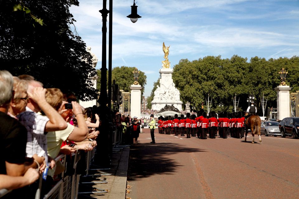 Vintage Double Decker Bus Tour & Thames River Cruise - Authentic Traveler Insights