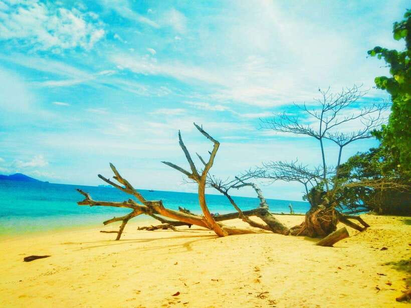 Koh Lanta: 4 Islands and Emerald Cave Snorkeling Trip - The Emerald Cave at Koh Muk