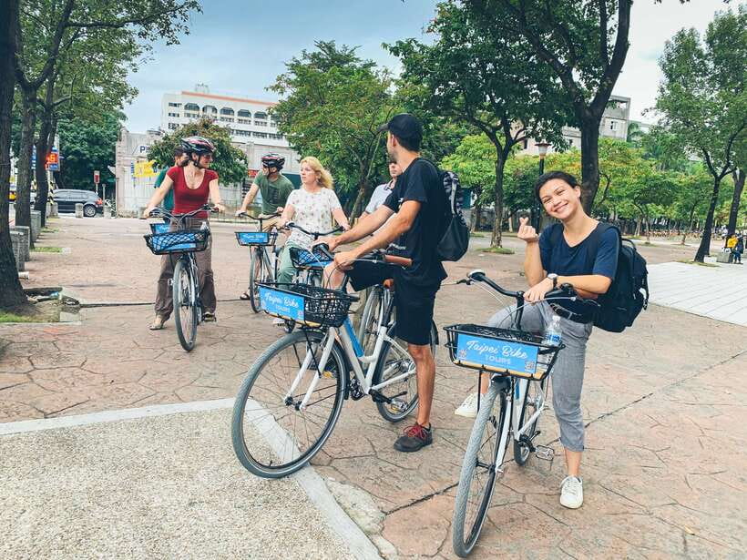 Taipei: 4-Hour Morning City Cycling Tour with Breakfast - The Cycling Route and Equipment