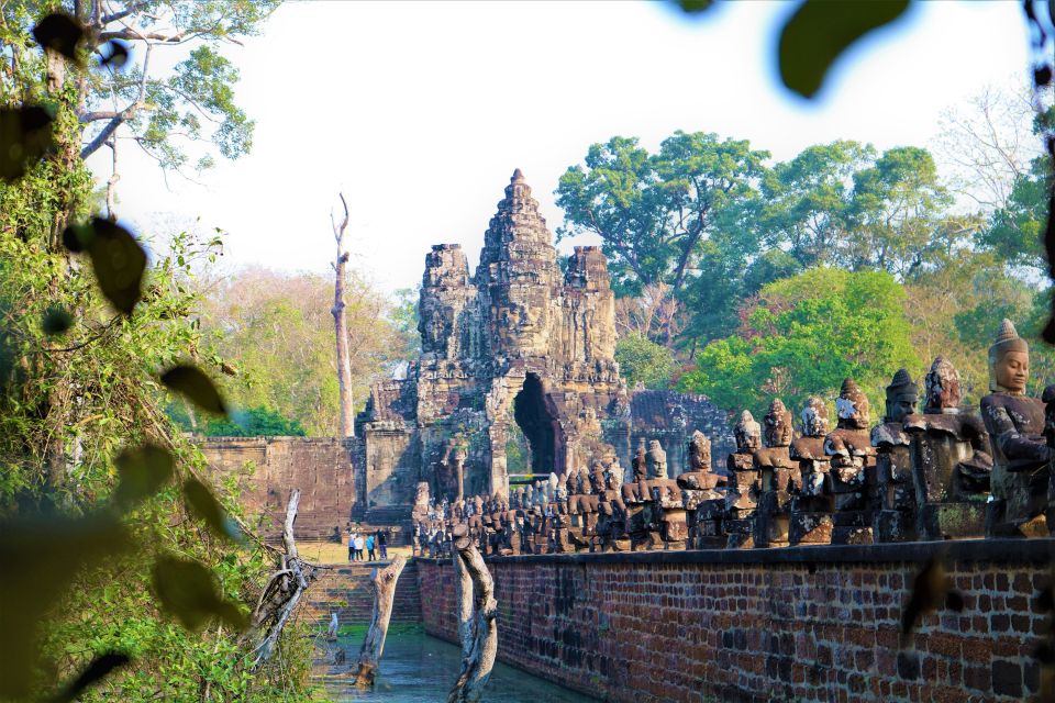 Angkor Wat: Private Sunrise Tour with Champagne Breakfast - Who Should Consider This Tour?