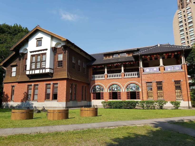 From Taipei: Beitou and Yangmingshan National Park Day Tour - A Closer Look at the Experience