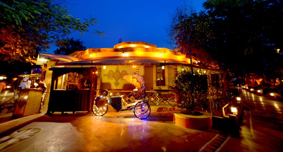 Jaipur: Chokhi Dhani Local Village Experience - Food and Dining Options: Savor Rajasthan and More