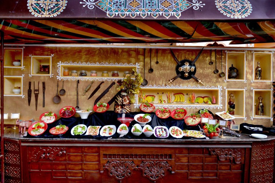 Jaipur: Chokhi Dhani Local Village Experience - Arts and Crafts: A Visual Feast