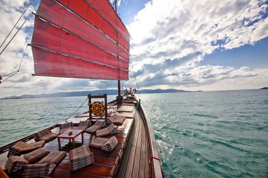 Koh Samui: Koh Phangan Island Full-Day Cruise with Sunset - The Boat & Crew