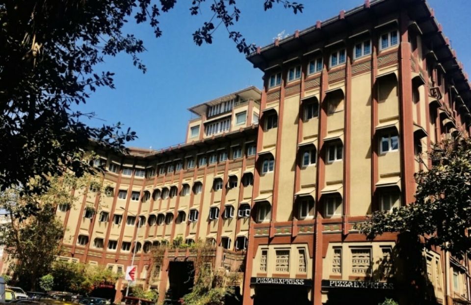 Mumbai: Elephanta Caves Half-Day Guided Tour with Expert - Exploring the Caves: Art and Architecture