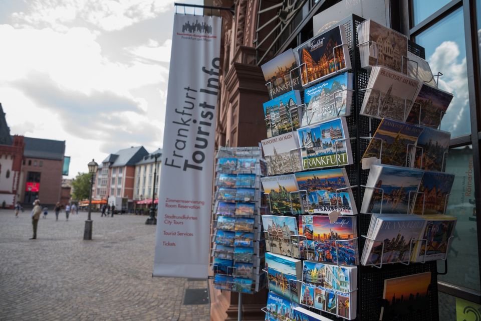 Frankfurt: Guided walk between palm trees and skyline - A Balanced Look at Frankfurt’s Green Heart