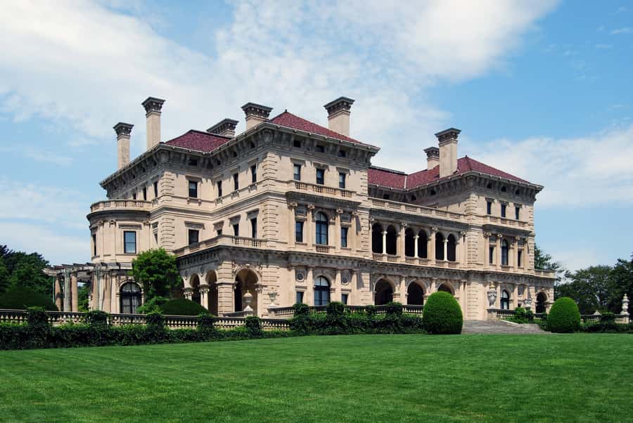 Newport, RI: Newport Mansions Ticket - 1 or 2 Mansions - Starting Point: The Welcome Center at The Breakers