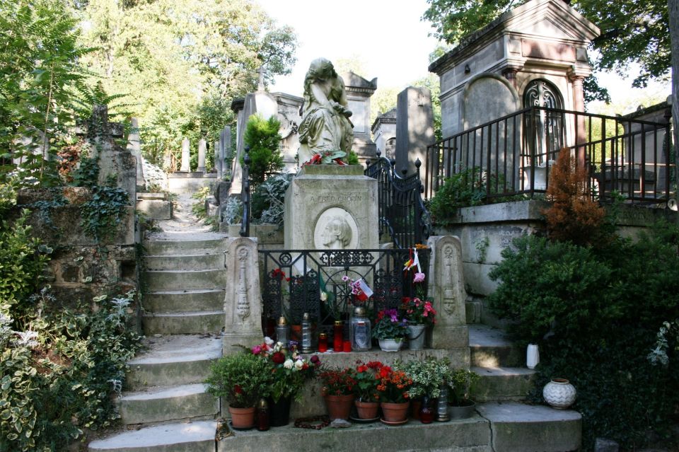 Paris: Stories of Père Lachaise Cemetery Walking Tour - The Tomb of Héloïse and Abélard