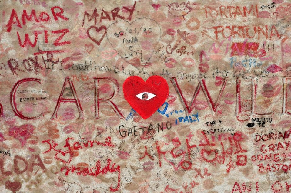 Paris: Stories of Père Lachaise Cemetery Walking Tour - Victor Noir’s Effigy: A Fertility Charm