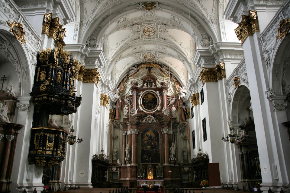 Linz Old Town Highlights Walking Tour with Pöstlingbergbahn - Exploring Linz: An In-Depth Look at the Old Town Highlights Tour with Pöstlingbergbahn