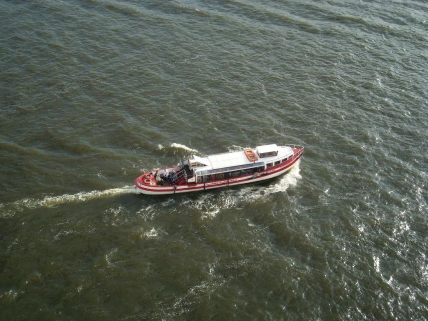 Hamburg: 2-Hour Harbor Cruise - The Guides and Commentary: Authentic Expert Insights