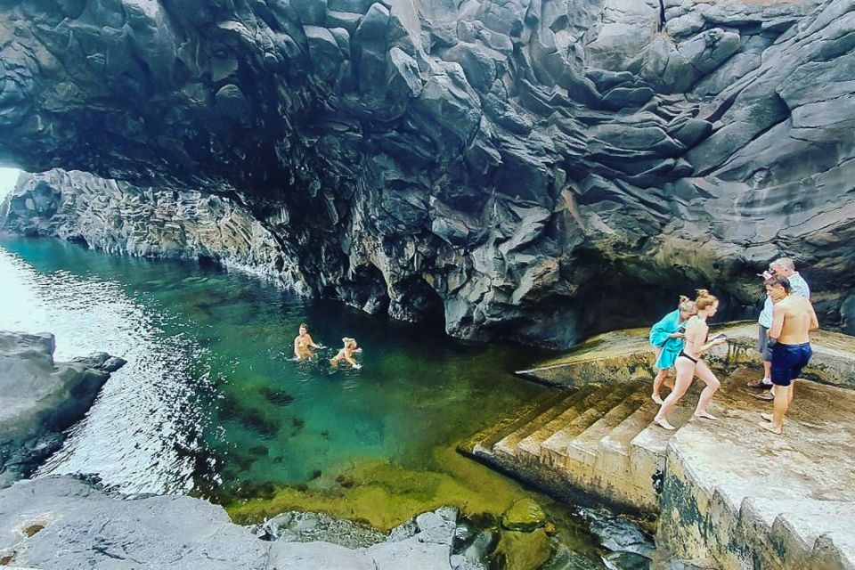 Madeira: Jeep 4x4 Safari Tour With Porto Moniz Natural Pools - Knowledgeable Local Guides