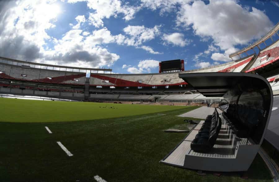 Buenos Aires: Hop-On Hop-Off Bus and Football Museums - Exploring Buenos Aires with the Hop-On Hop-Off Bus
