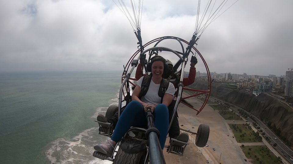 Lima: Paragliding Flight Over Costa Verde Districts - Key Points