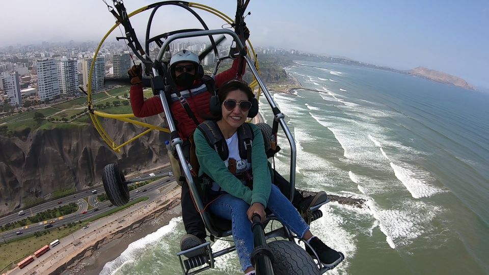 Lima: Paragliding Flight Over Costa Verde Districts - The Authentic Experience