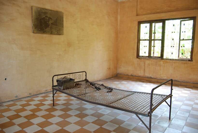 Phnom Penh: Tour of Tuol Sleng Prison and Choeng Ek Memorial - A Detailed Look at the Tour Experience
