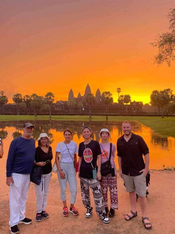 Siem Reap: Angkor Wat Sunrise or Sunset Guided Tour - The Experience at a Glance