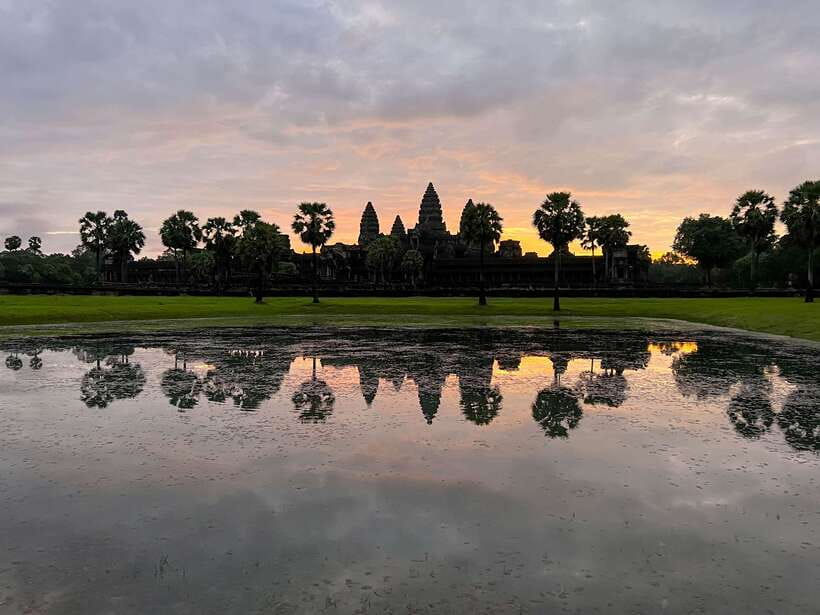 Siem Reap: Angkor Wat Sunrise Tour via Tuk Tuk & Breakfast - Why It Works Well for Travelers