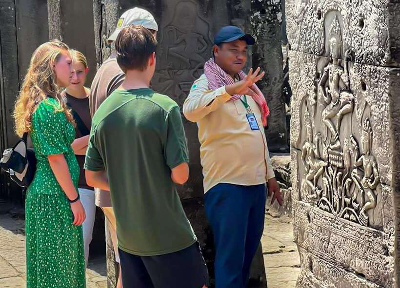 Siem Reap: Full-Day Angkor Wat Guided Tour with Sunset - Transportation and Group Size