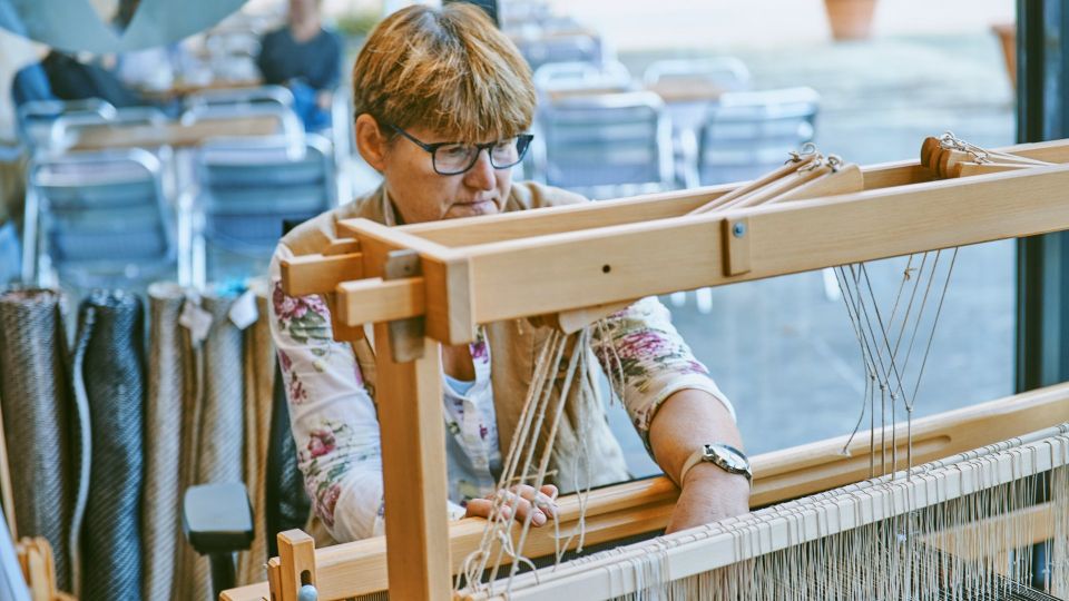 Ljubljana: Interactive Workshop with Experienced Weaver - Who Should Consider This Experience?