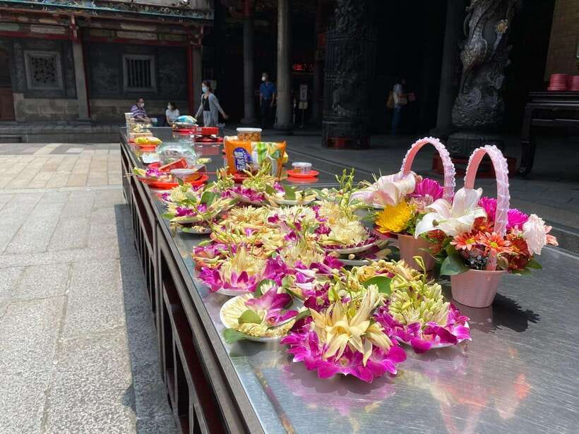 Taipei: Walking Christmas Photography and Shopping Tour - FAQs