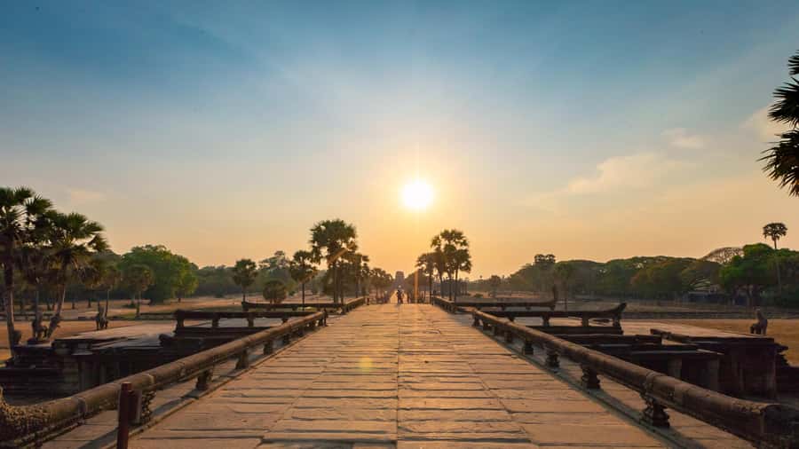 Angkor Wat Guided Joint-in Tour - An In-Depth Look at the Angkor Wat Guided Joint-in Tour
