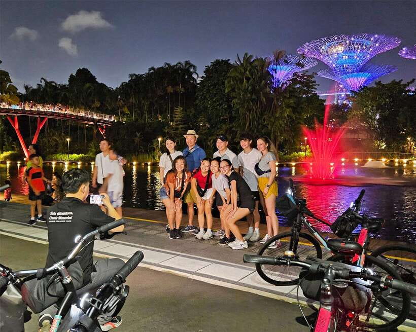 Singapore: Marina Bay Night Tour by Bicycle - Cultural and Local Highlights