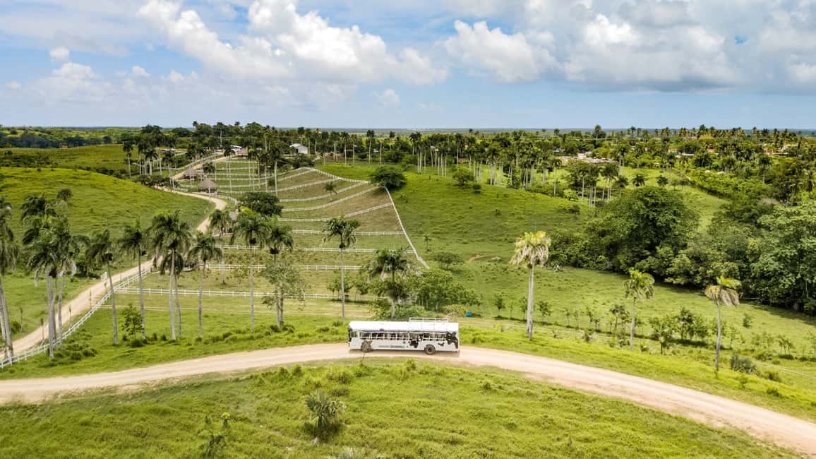 Punta Cana: Xploration Animal Park Bus Tour with Encounters - Key Points