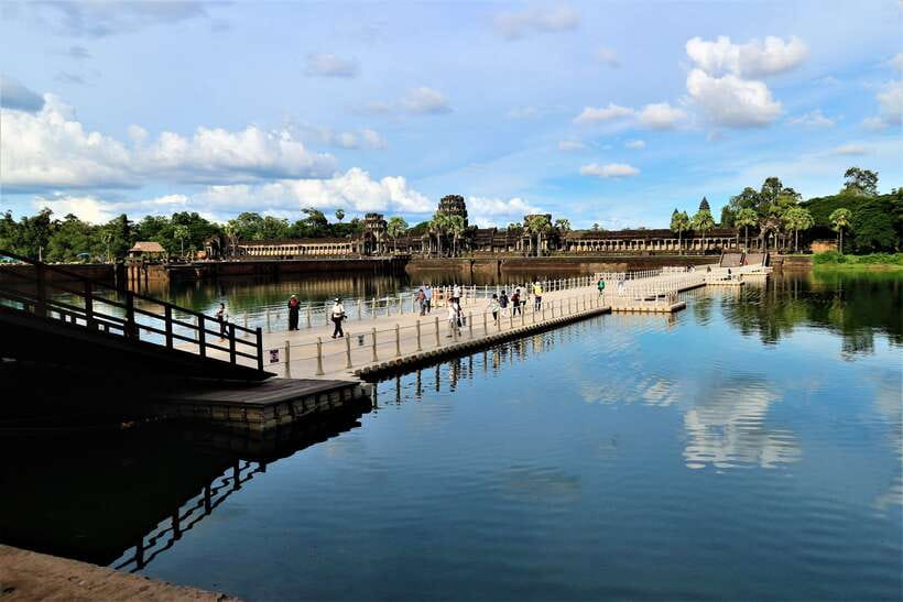 Siem Reap: Personalised Angkor Wat (Sunrise) Tour by Tuk-Tuk - Final Stop at Bayon and Return