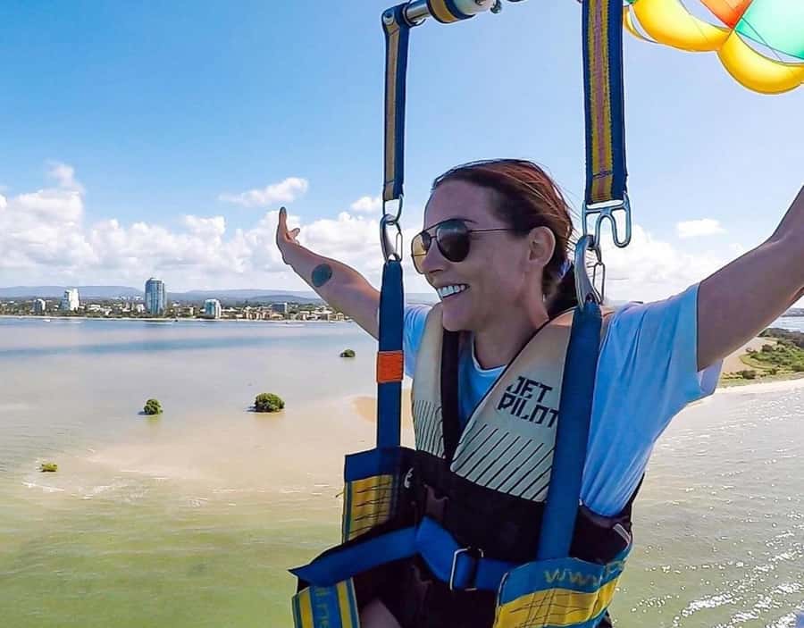 Gold Coast: Surfers Parasailing with Free Photos - The Experience: What You Can Expect
