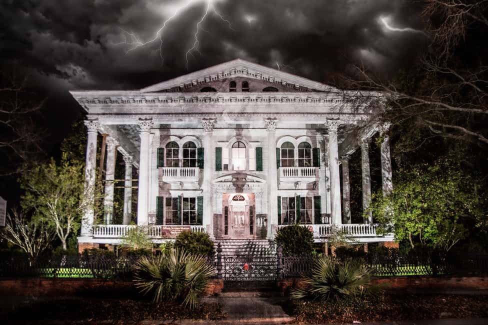 Wraiths & Wicked Whispers: Wilmington Ghost Tour - What is the Wilmington Ghost Tour?