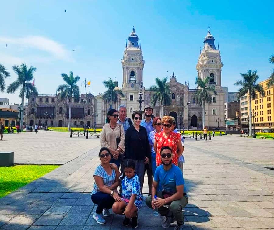 Lima: City Highlights Walking Tour & Catacombs - Walking along Jirón de la Unión