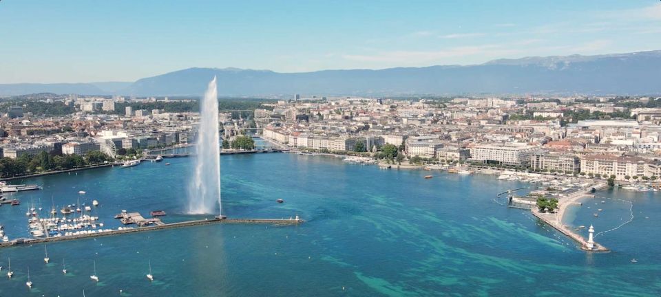 Private walking tour of Geneva - Sampling the Flavors of Geneva: Chocolates and Local Delights