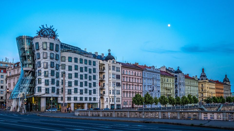 Prague Complete Tour in Spanish & Lunch, Tickets - A Deep Dive into the Prague Complete Tour