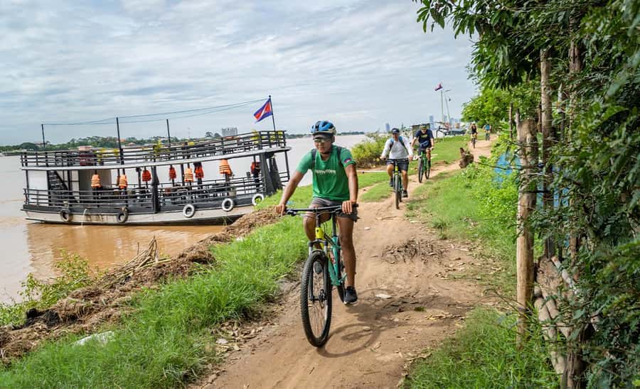 Phnom Penh: Silk Island Bike Tour / E-Bike or Tuk Tuk - A Detailed Look at the Silk Island Bike Tour  