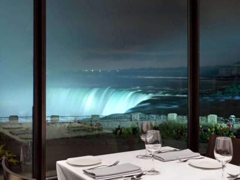 Night on Niagara Walking Tour with Fireworks Cruise + Dinner - FAQ