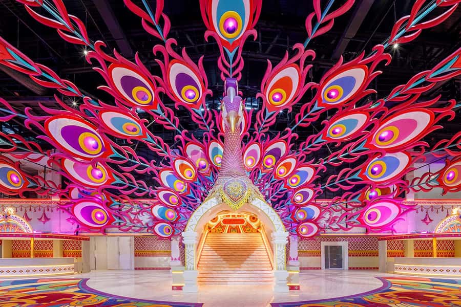 Phuket: Carnival Magic Show and Dinner Combo - The Pros and Cons