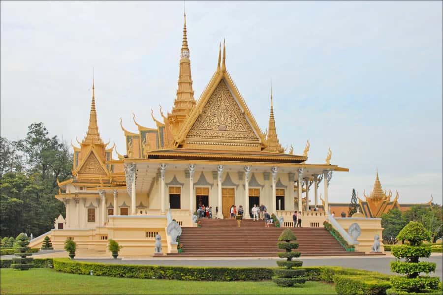 Day Trip from Sihanoukville to Phnom Penh for Cruise Guests - Easy and Efficient Transportation: The Backbone of the Day