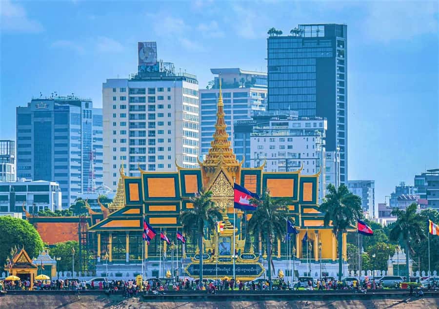 Day Trip from Sihanoukville to Phnom Penh for Cruise Guests - Silver Pagoda: Serenity Amidst the City Buzz