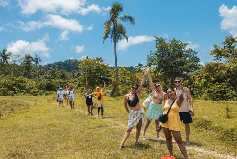 El Nido: Jeepney Adventure Tour with Lunch - FAQ