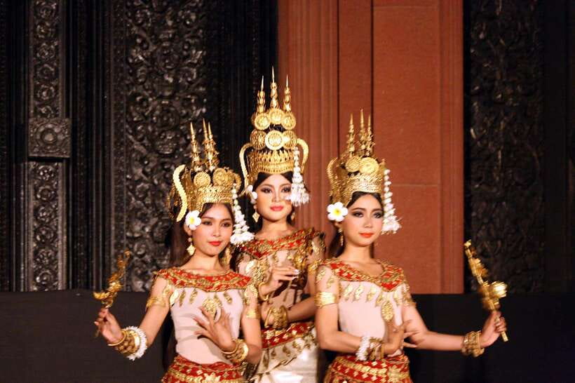 Apsara Dance Show with Dinner by Tuk-Tuk Roundtrip Transfer - Practical Tips for the Best Experience