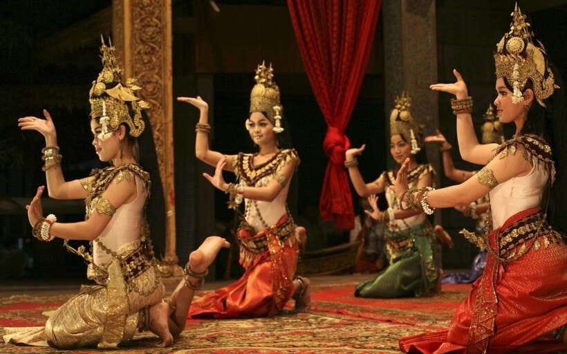 Apsara Dance Show with Dinner by Tuk-Tuk Roundtrip Transfer - Who Should Consider This Tour?