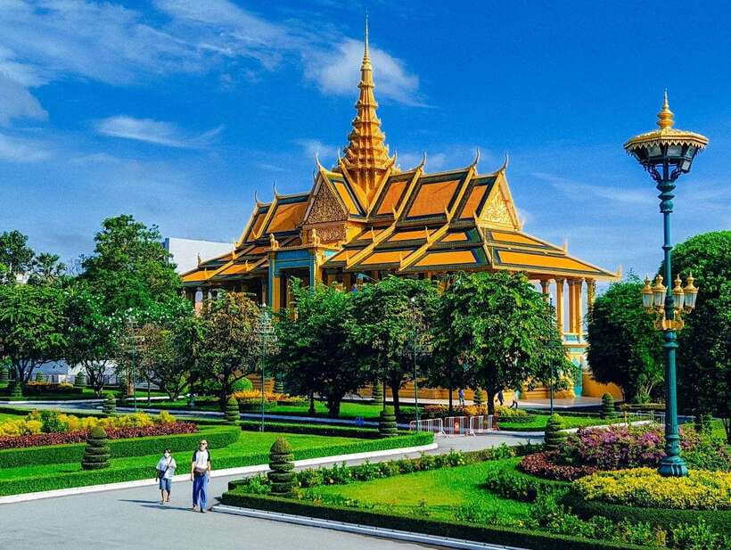 Phnom Penh Full Day Private Tour with All Admission Tickets - Key Points
