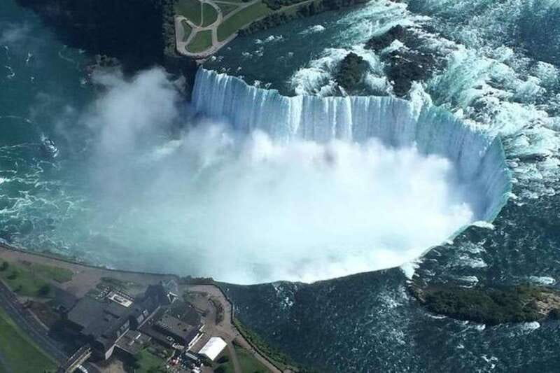 Mississauga: Niagara Falls Day Tours with Boat and Lunch - Key Points