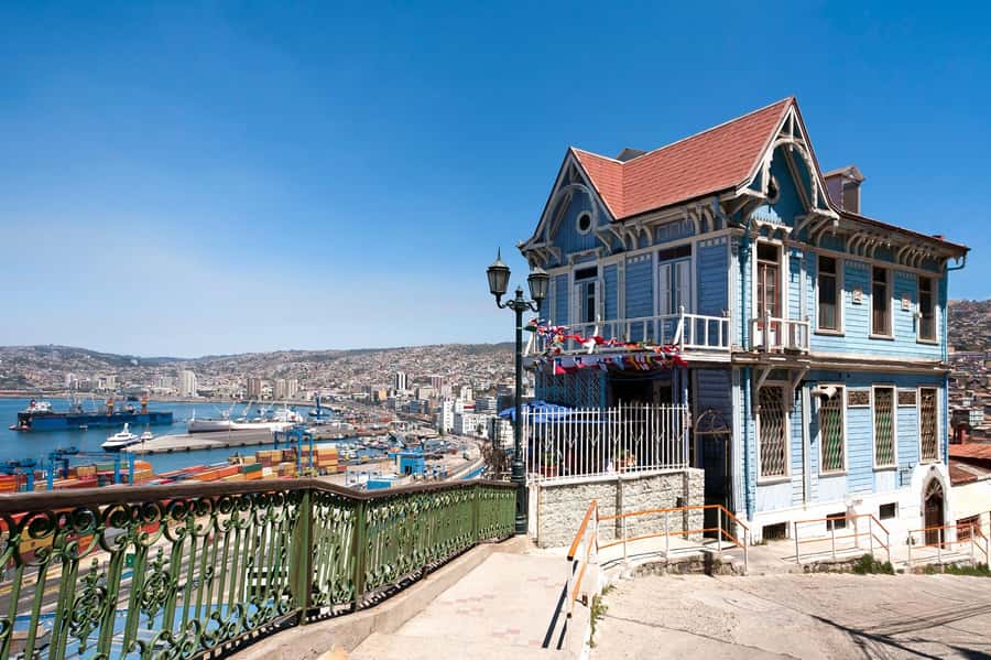 Full Colors: Valparaíso and Viña del Mar - Exploring Valparaíso’s Art and Streets