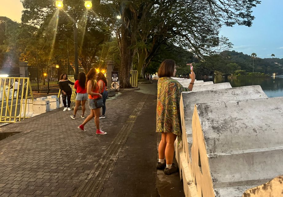 Exclusive Sigiriya Sunrise & Kandy Tour Day Tour - FAQs